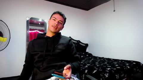 Snapshot of davidkaloc chatting on 01.27.25 David online show from 01.27.25