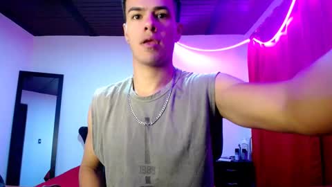 Snapshot of davidkaloc chatting on 02.14.25 David online show from 02.14.25