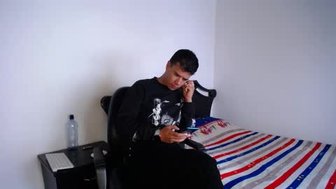 Snapshot of davidkaloc chatting on 10.20.25 David online show from 10.20.25