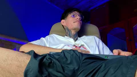 Snapshot of daviid_huge chatting on 02.13.26 daviid_huge online show from 02.13.26