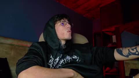 Snapshot of daviid_huge chatting on 02.14.26 daviid_huge online show from 02.14.26