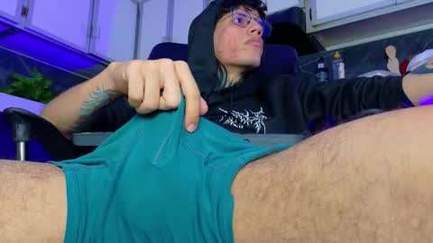 Snapshot of daviid_huge chatting on 02.20.26 daviid_huge online show from 02.20.26