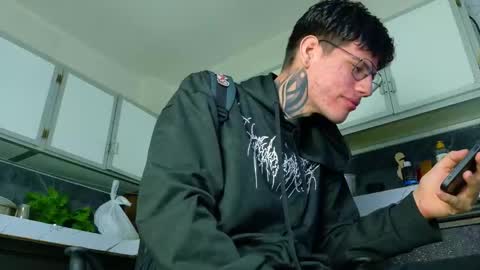 Snapshot of daviid_huge chatting on 02.21.26 daviid_huge online show from 02.21.26