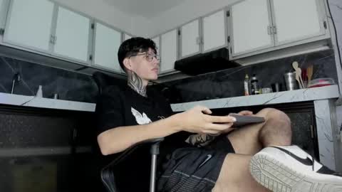 Snapshot of daviid_huge chatting on 02.21.26 daviid_huge online show from 02.21.26