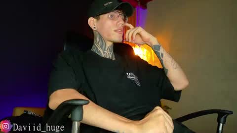 Snapshot of daviid_huge chatting on 06.12.26 daviid_huge online show from 06.12.26