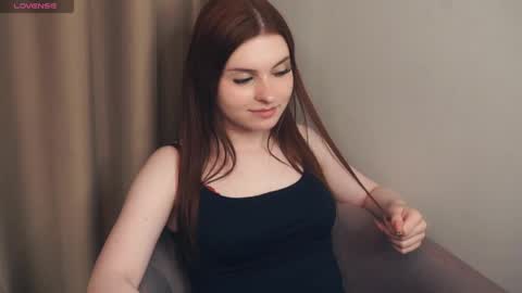 Snapshot of davinagreengo chatting on 05.11.26 Louise online show from 05.11.26