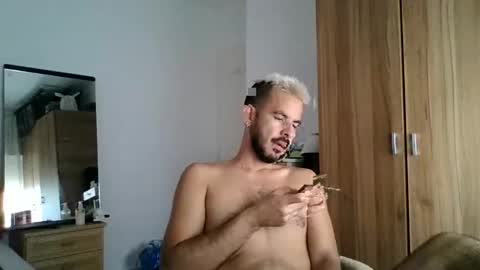 Snapshot of davomagno chatting on 09.28.25 davomagno online show from 09.28.25