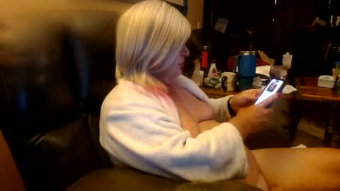 Snapshot of dawndoesall chatting on 06.15.26 dawndoesall online show from 06.15.26