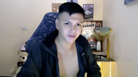 Snapshot of dax_x chatting on 01.04.25 JC LOVER BOY online show from 01.04.25