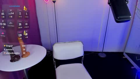 I am Dayanna  tecca online show from 12.13.24