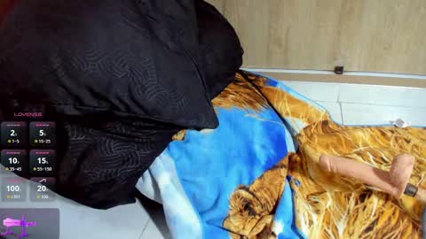 Snapshot of dayhanshelby chatting on 09.18.25 nice too meet you i m alison online show from 09.18.25