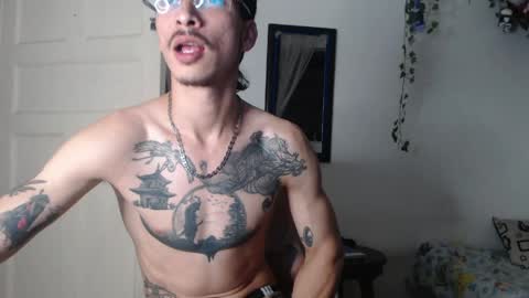 Snapshot of dazzayyy chatting on 04.29.26 dazzayy online show from 04.29.26