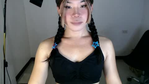 Snapshot of dazzzlingcarol chatting on 06.25.26 dazzzlingcarol online show from 06.25.26