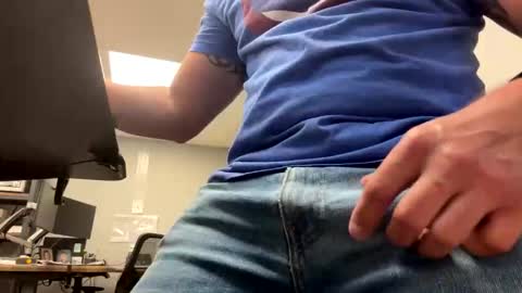 Snapshot of dblum75 chatting on 04.27.26 dblum75 online show from 04.27.26