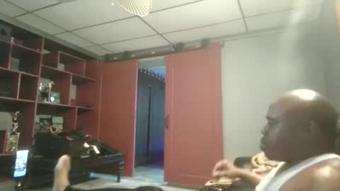 DCrush online show from 02.14.25