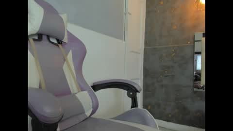 de_lirio online show from 12.19.25