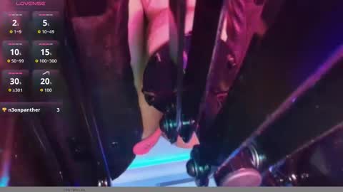 Snapshot of de_mandy chatting on 10.23.25 de_mandy online show from 10.23.25