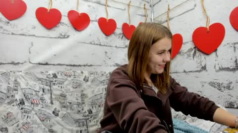 Snapshot of dear_hollyy chatting on 05.15.26 Holly online show from 05.15.26