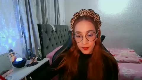 Snapshot of dear_juliet chatting on 05.15.26 Juliet online show from 05.15.26