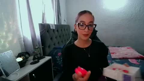 Snapshot of dear_juliet chatting on 06.29.26 Juliet online show from 06.29.26