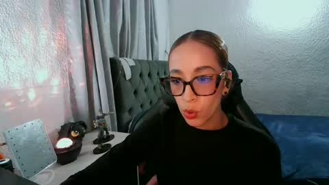 Snapshot of dear_juliet chatting on 07.11.26 Juliet online show from 07.11.26