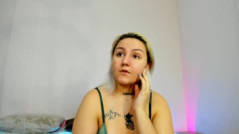 Debbie Mon Tue Fri Sun Sat GMT 3 1000am - 0400pm  online show from 12.02.24