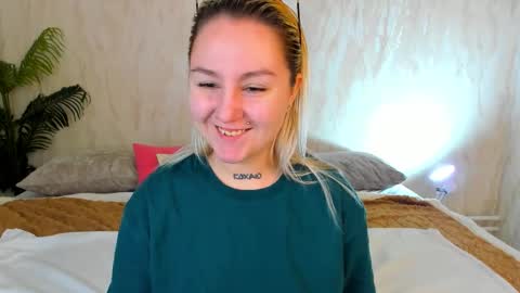 Debbie Mon Tue Fri Sun Sat GMT 3 1000am - 0400pm  online show from 10.13.25