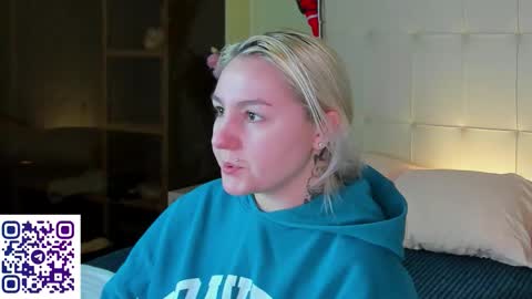 Debbie Mon Tue Fri Sun Sat GMT 3 1000am - 0400pm  online show from 01.09.26