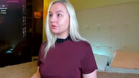 Debbie Mon Tue Fri Sun Sat GMT 3 1000am - 0400pm  online show from 03.26.26