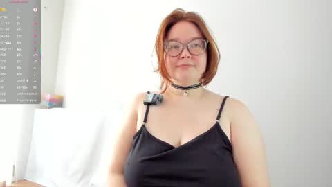 Snapshot of debbiewood chatting on 06.15.26 DeboraDebbieDee online show from 06.15.26