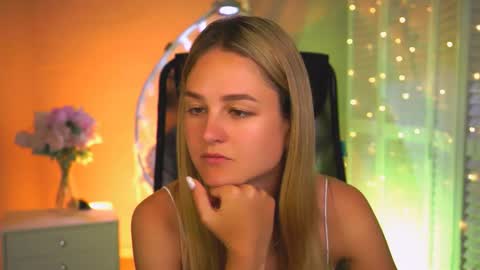 Snapshot of deboralarson chatting on 05.17.26 Debora online show from 05.17.26