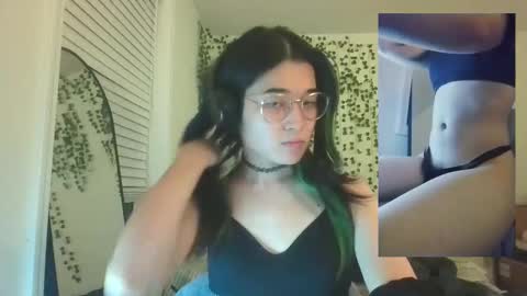 Snapshot of deciduousdoll chatting on 10.04.25 deciduousdoll online show from 10.04.25