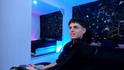 Snapshot of declan_fox chatting on 10.22.25 declan_fox online show from 10.22.25