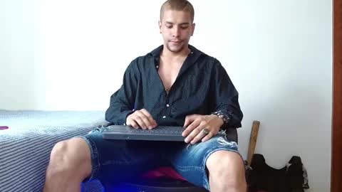 Snapshot of deconrios chatting on 12.14.24 Santiago online show from 12.14.24