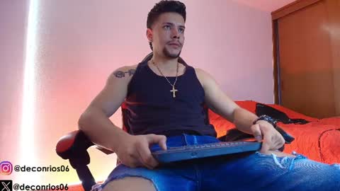 Snapshot of deconrios chatting on 06.20.26 Santiago online show from 06.20.26