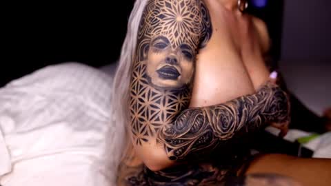   Tikhomirov old usersname    Instagram- tikhomirovandreea17 Twitter DeeaOfficial17  online show from 12.27.24