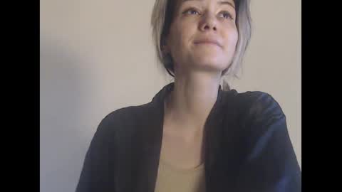Snapshot of deelightfull chatting on 01.04.25 Deelightfull online show from 01.04.25