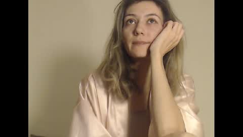 Snapshot of deelightfull chatting on 02.12.25 Deelightfull online show from 02.12.25