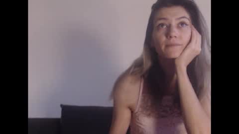 Snapshot of deelightfull chatting on 09.29.25 Deelightfull online show from 09.29.25