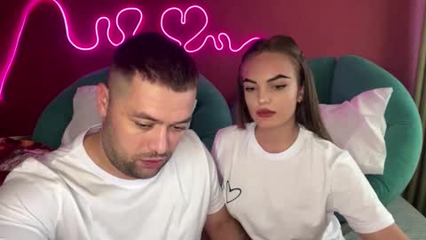 Snapshot of deeplookscouple chatting on 09.18.25 deeplookscouple online show from 09.18.25