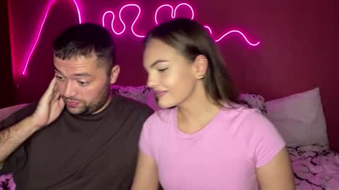 Snapshot of deeplookscouple chatting on 09.28.25 deeplookscouple online show from 09.28.25