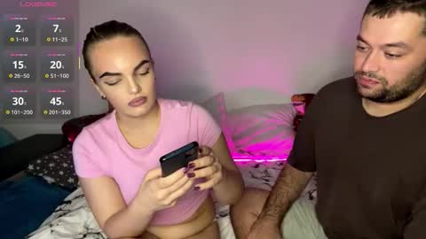 Snapshot of deeplookscouple chatting on 10.10.25 deeplookscouple online show from 10.10.25