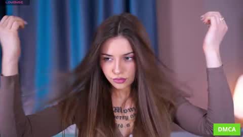 Snapshot of deeptalkss_ chatting on 12.04.25 Eva online show from 12.04.25