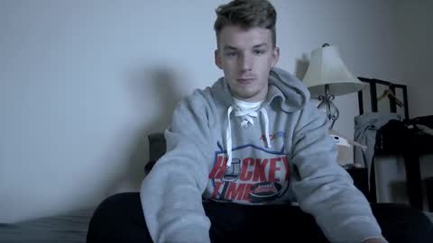 Snapshot of deeyungguy chatting on 11.10.25 more content and goodies online show from 11.10.25