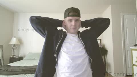 Snapshot of deeyungguy chatting on 01.14.26 more content and goodies online show from 01.14.26