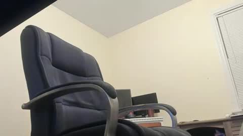 Snapshot of deeznutz343 chatting on 01.04.25 Deez Nutz online show from 01.04.25