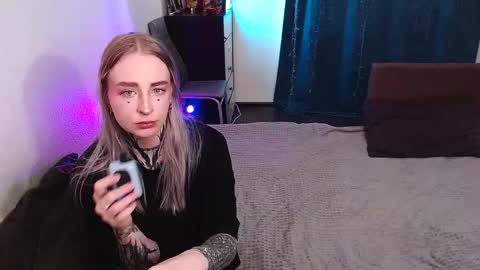 Snapshot of degradat1on chatting on 09.18.25 degradat1on online show from 09.18.25