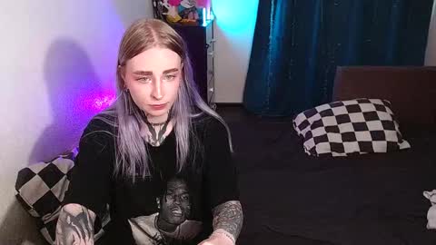Snapshot of degradat1on chatting on 09.19.25 degradat1on online show from 09.19.25