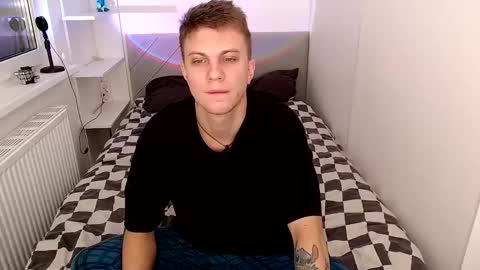 Snapshot of degradat1on chatting on 10.18.25 degradat1on online show from 10.18.25