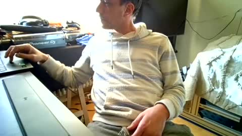 Snapshot of degrandis chatting on 01.20.25 Luka Magic online show from 01.20.25